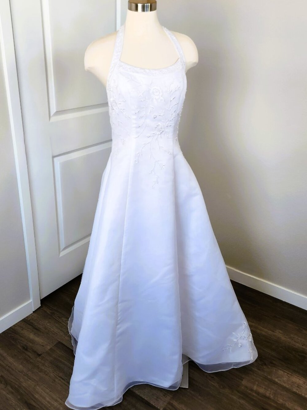David's Bridal Michelangelo T8015 White Halter A-Line Wedding Dress Size 12